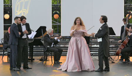 Natalia Ushakova und VIENNA Strings